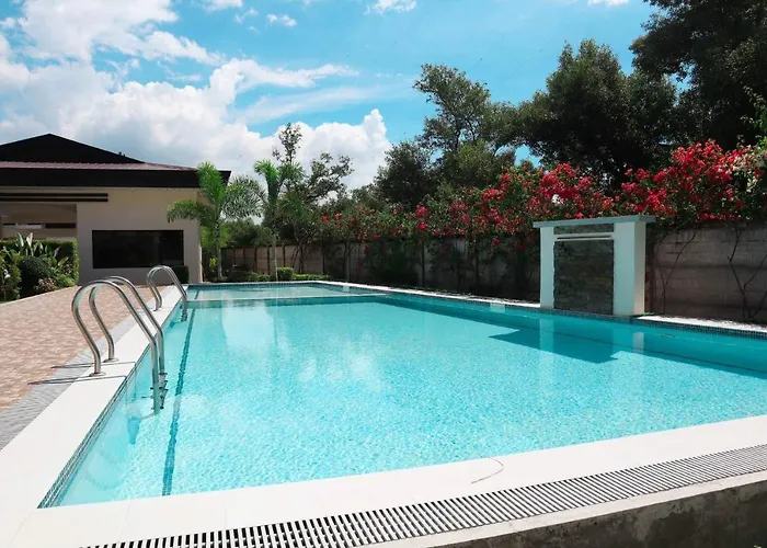 Homeist South Almond Drive Apartment Talisay (Cebu)